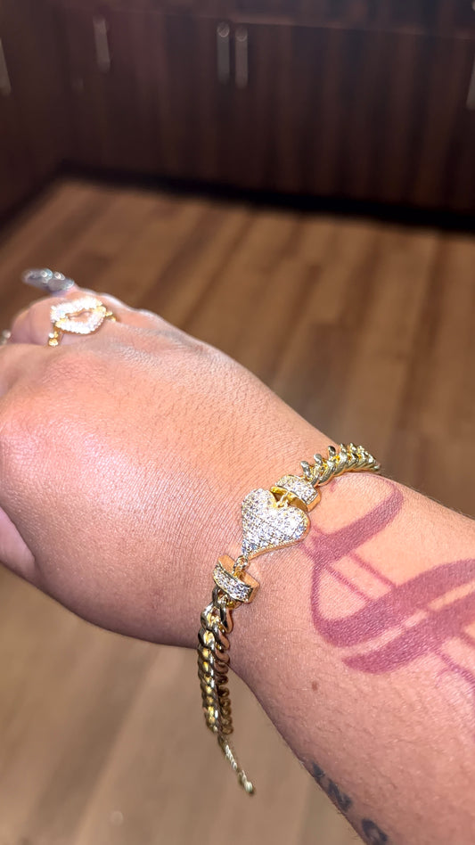 Jumbo heart link bracelet