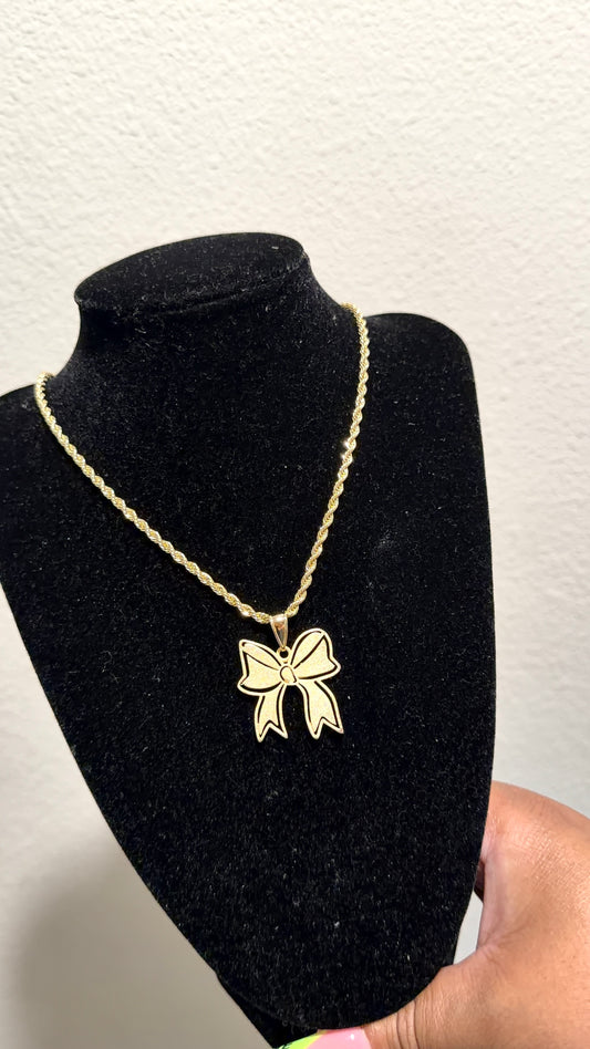 Bow me Necklace